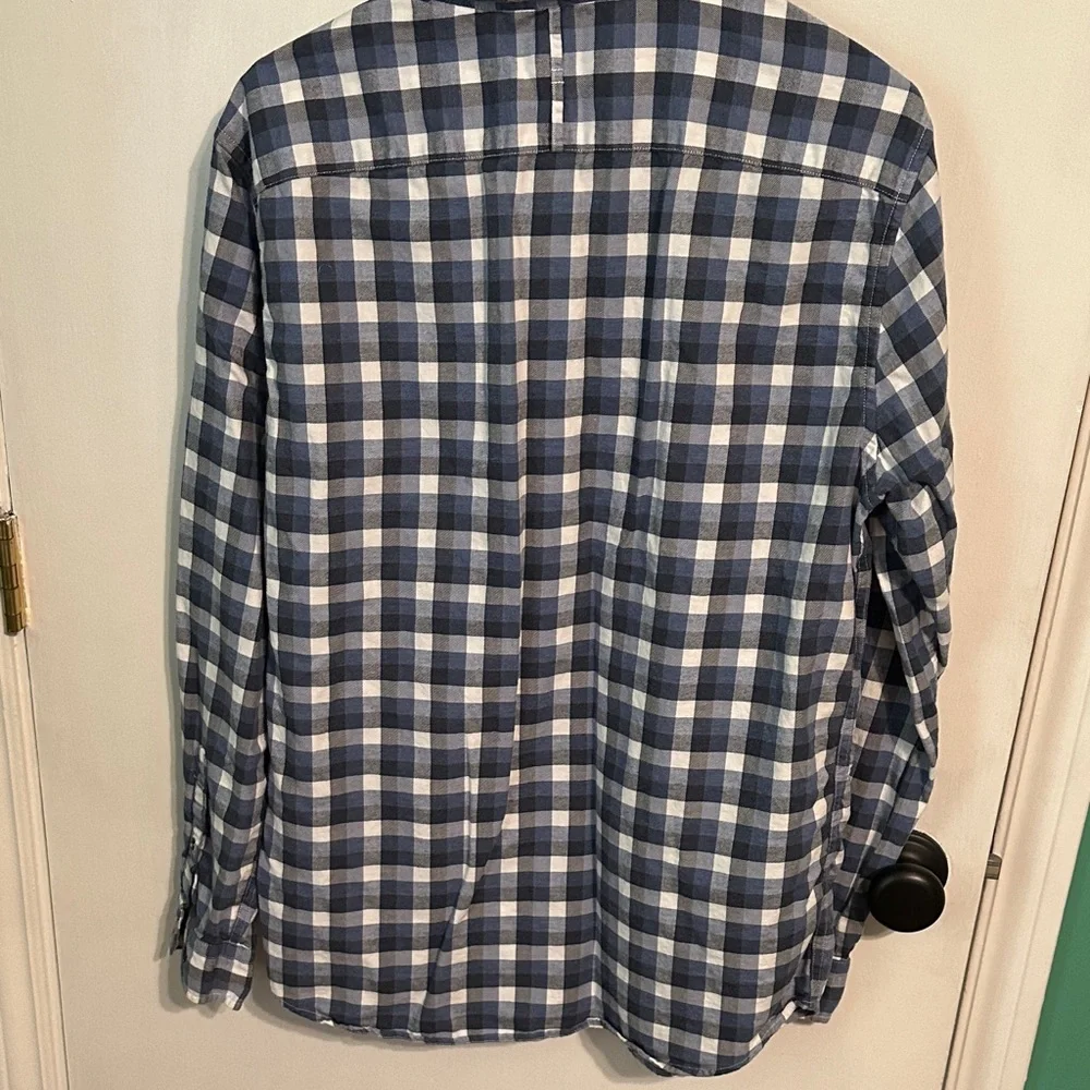 0098 Banana Republic‎ Navy and White Plaid Shirt men’s size large